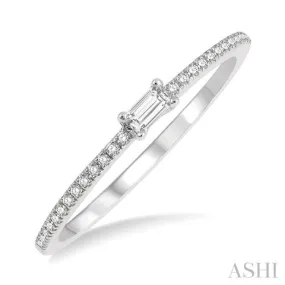 1/6 ctw Baguette Center Round Cut Diamond Stack Band in 14K White Gold