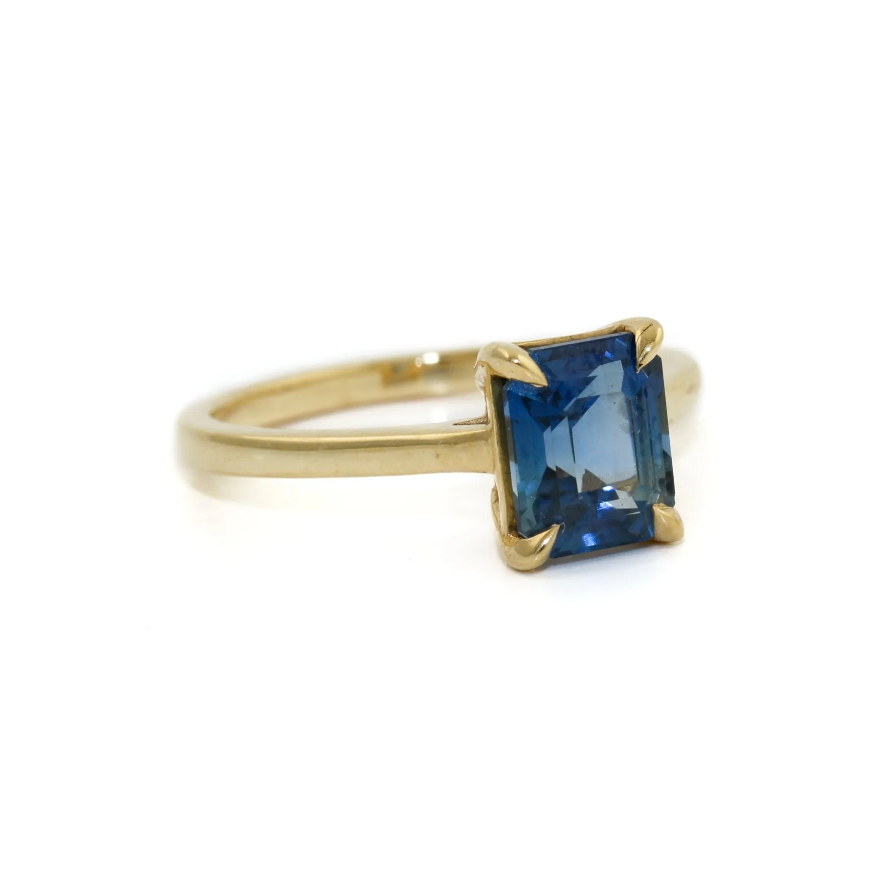 18k Gold x Blue Sri Lanka Sapphire Solitaire