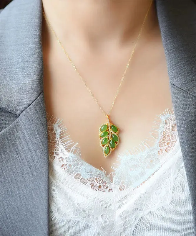 Beautiful Green Jade Zircon Leaf Pendant Necklace LY8609