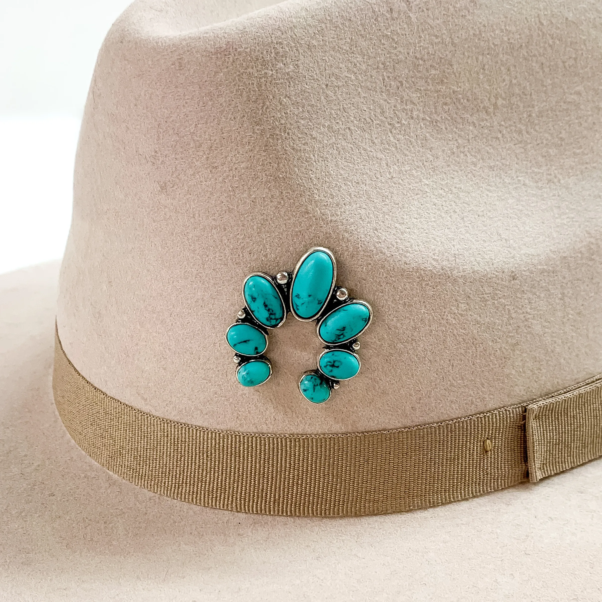 Naja Hat Pin with Turquoise Stones in Silver Tone