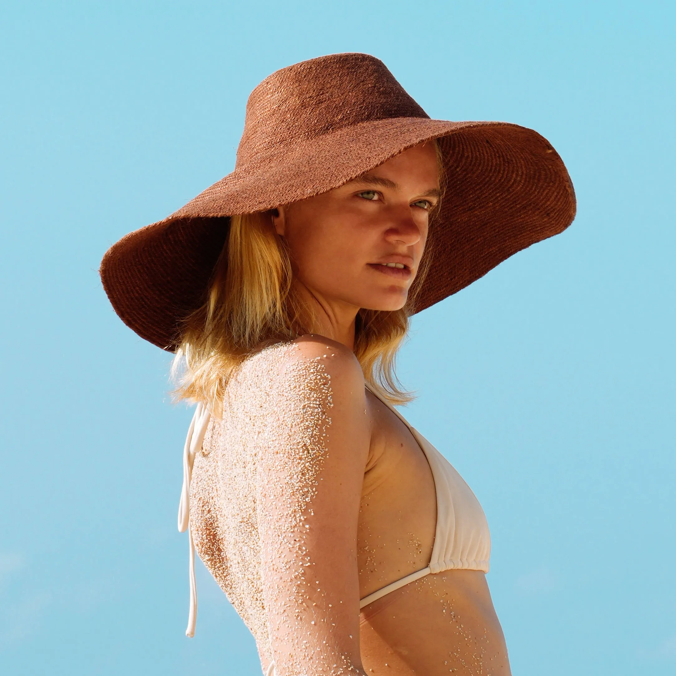 RIRI Jute Straw Hat, in Burnt Sienna