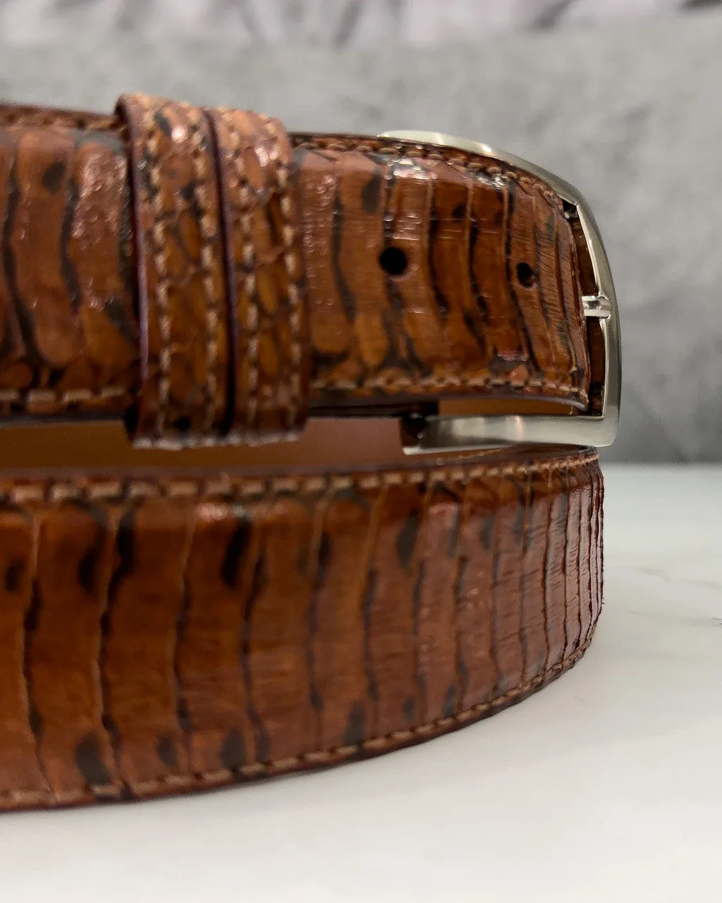 Spitting Back Cut Cobra Belt: Cognac