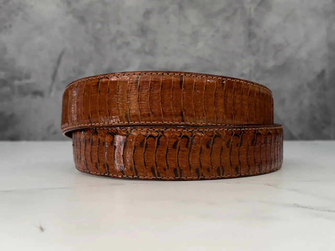 Spitting Back Cut Cobra Belt: Cognac