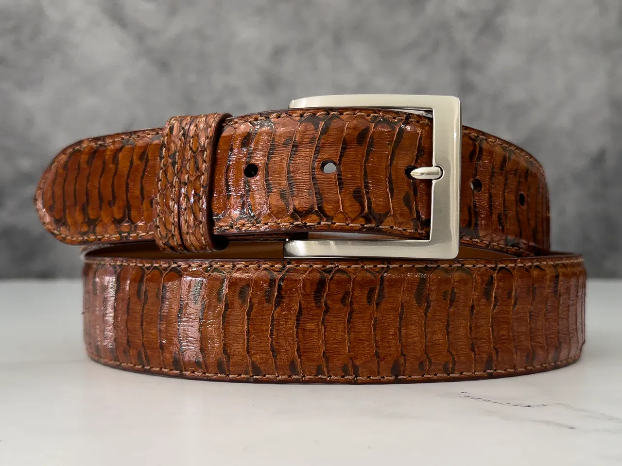 Spitting Back Cut Cobra Belt: Cognac