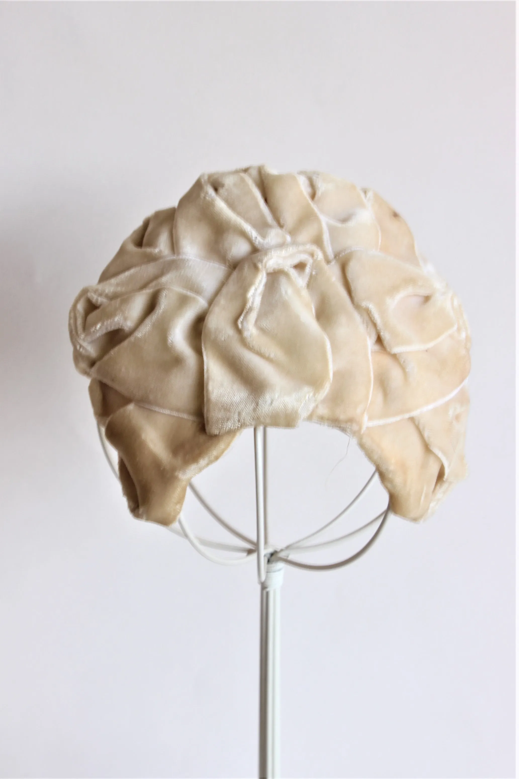 Vintage 1950s Ivory Velvet Juliette or Curvette Hat